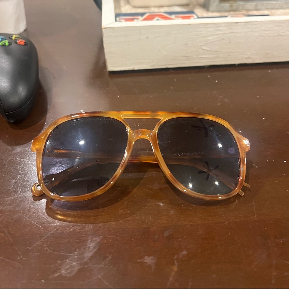 Women’s cute tortoise sunglasses